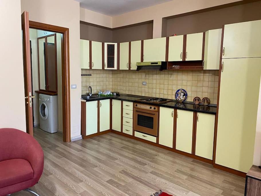 *Heart Of New Bazaar 1 Bed Apt* Apartamento Tirana Exterior foto